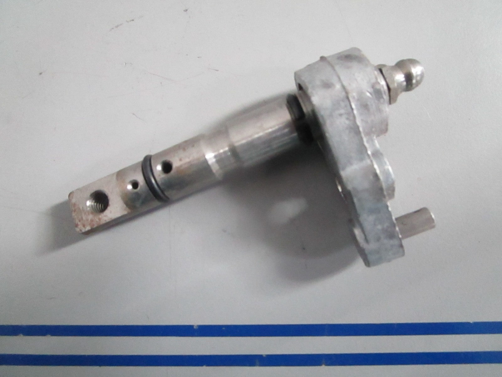 NEW OEM 379240 0379240 OMC Johnson Evinrude Shaft & Arm Assy 0820