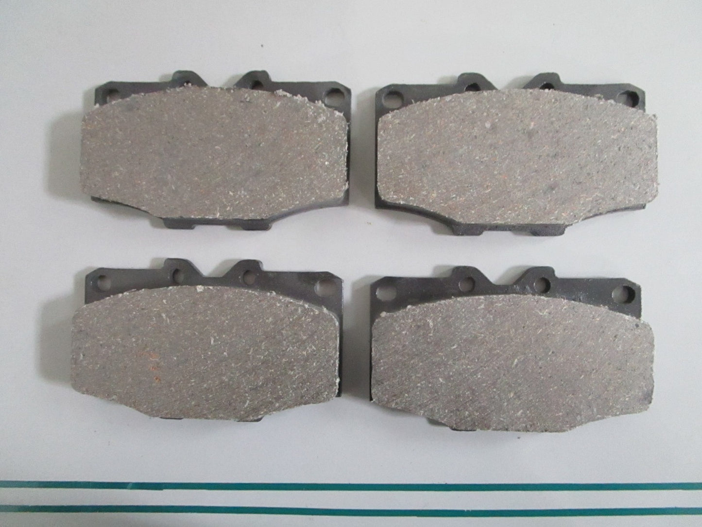 NEW D252D Disc Brake Pad Set 0820
