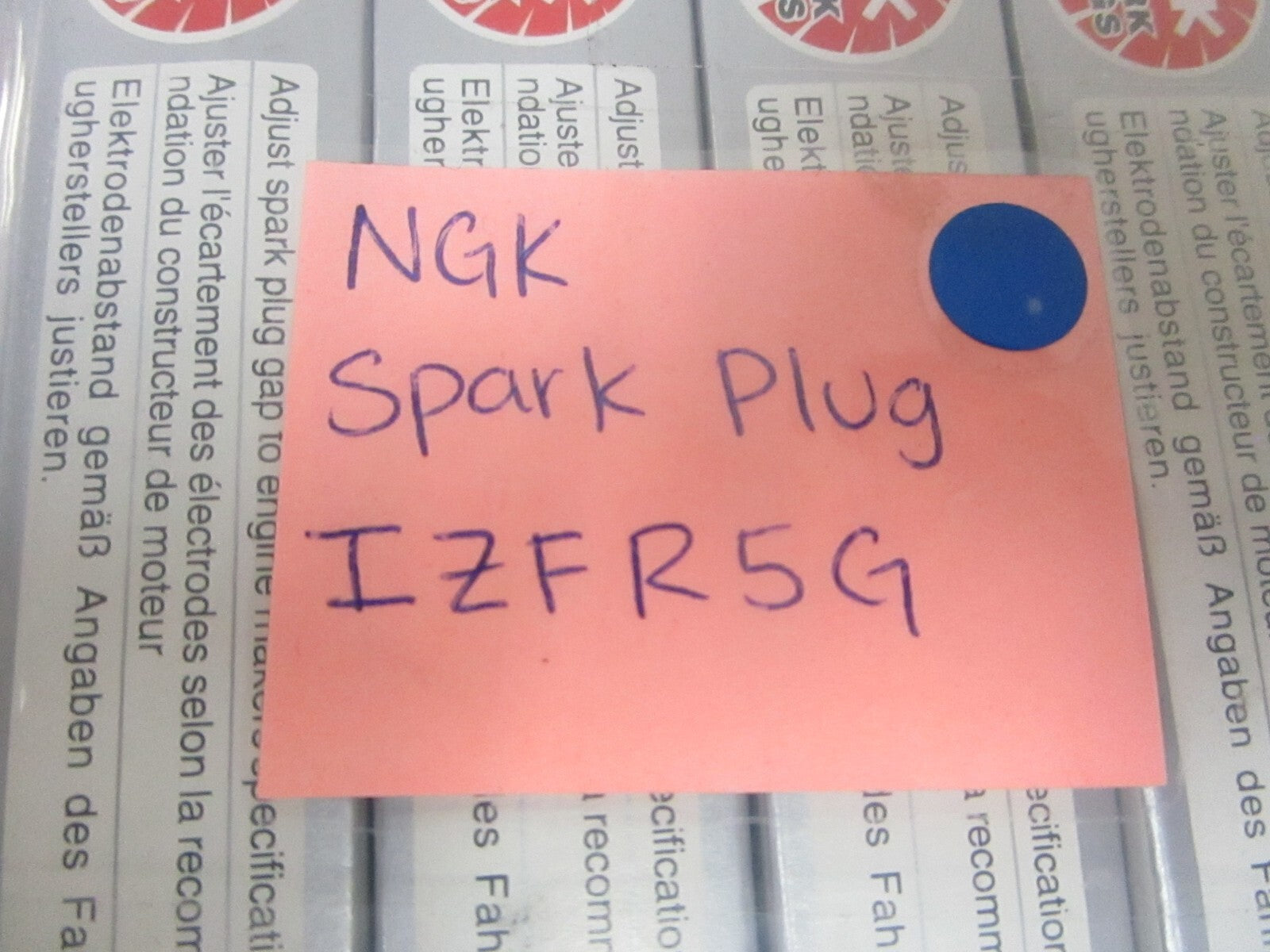 *NEW* (LOT OF 4) 0810 NGK Spark Plug IZFR5G