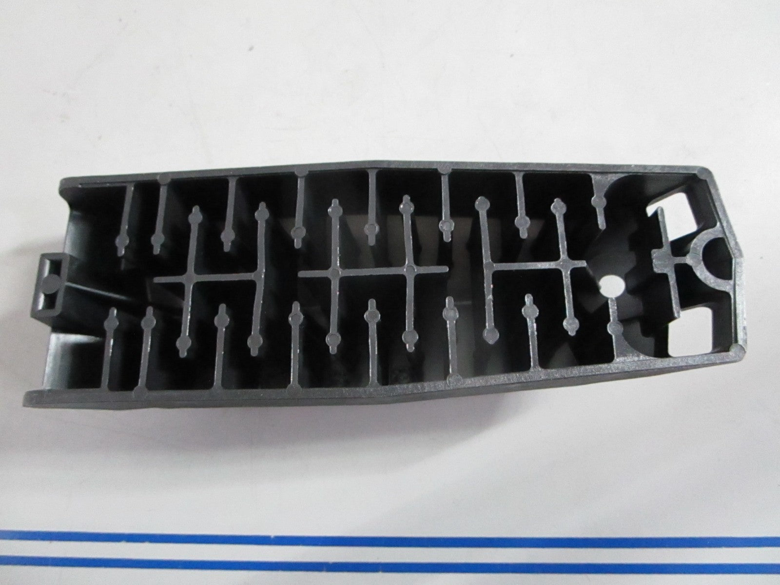 NEW OEM 341426 0341426 OMC Johnson Evinrude Exhaust Relief Cover 0820