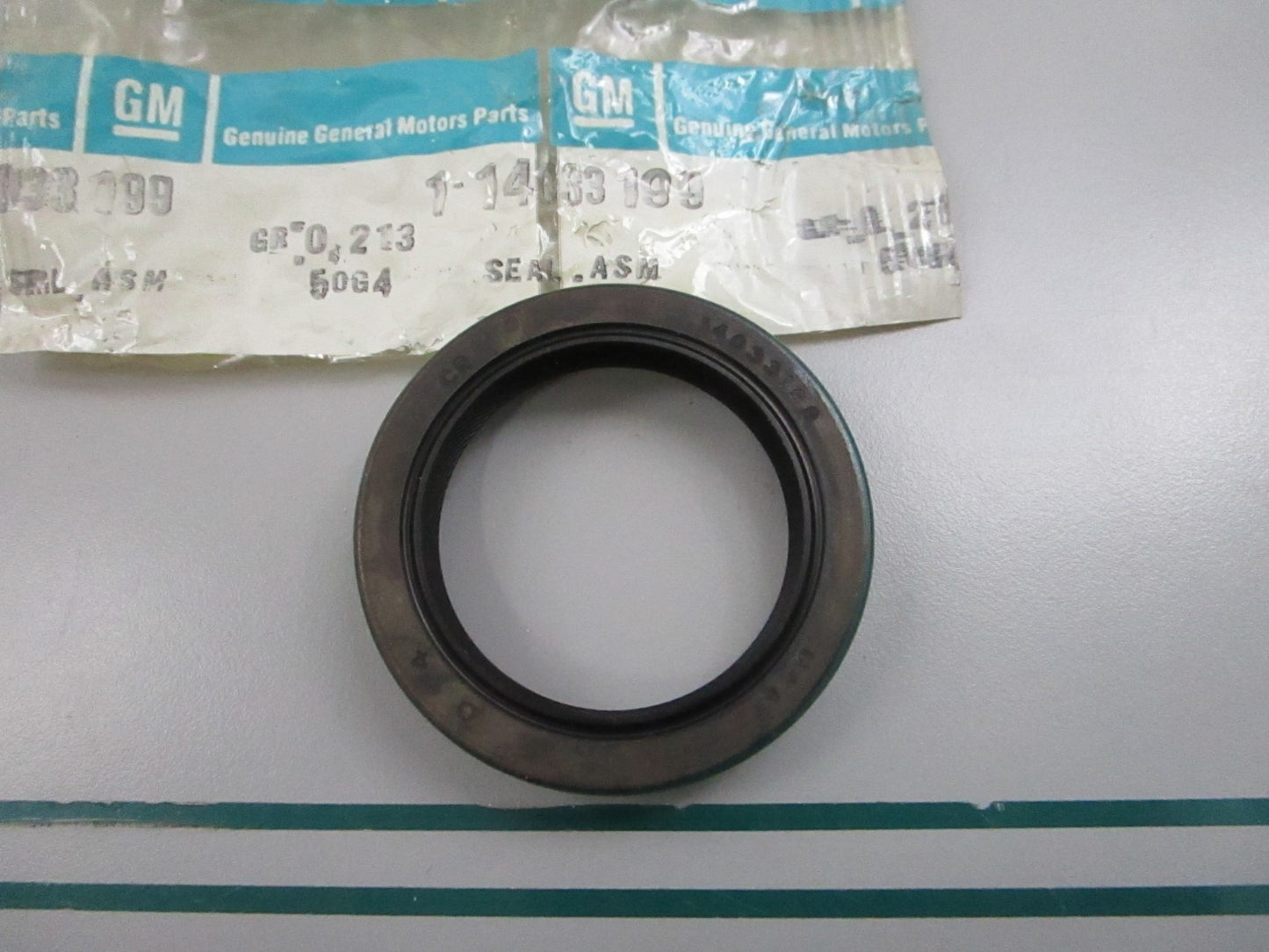 NEW OEM 14033199 General Motor Seal 0810