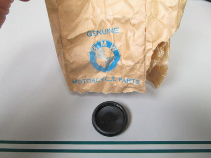 NEW OEM 32722072179 2072179 BMW Cap 0810