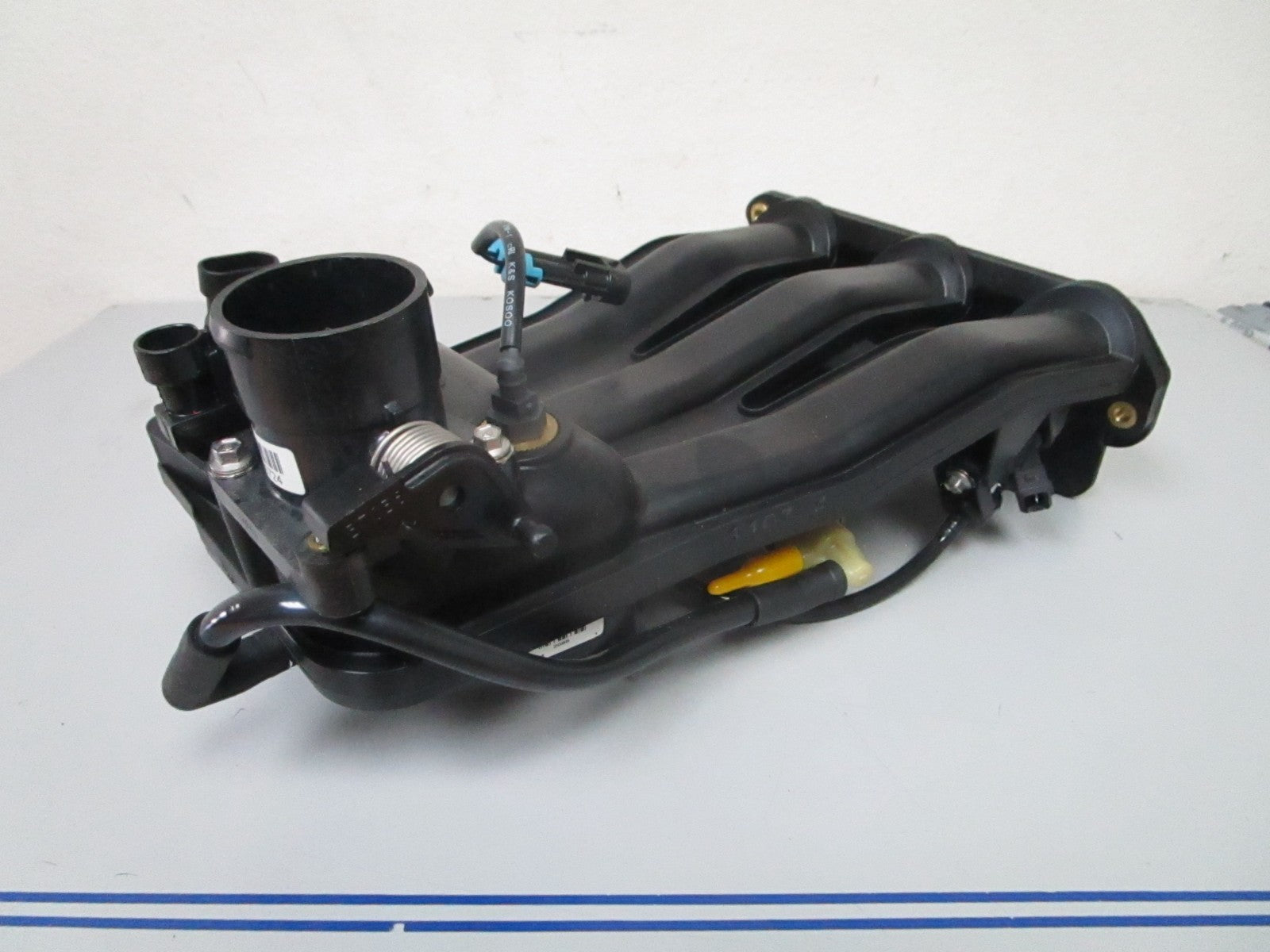 *NEW OEM* 0820 Mercury Quicksilver 3Cyl. Intake Manifold Assy 878139A07
