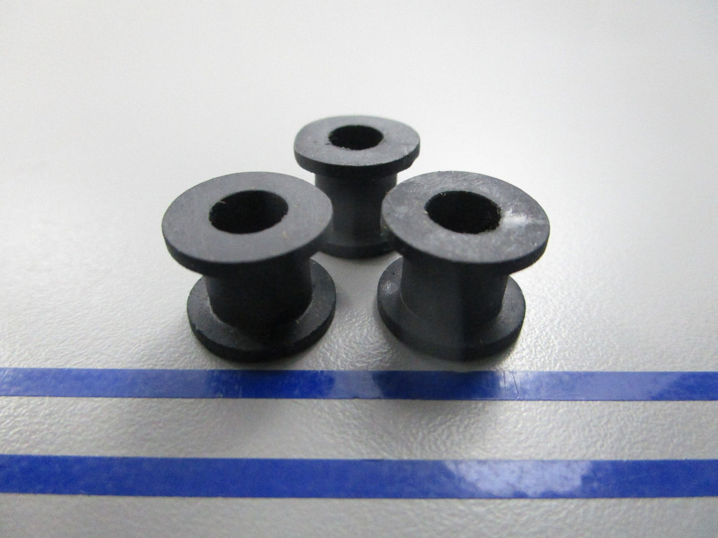 NEW OEM (LOT OF 3) 25-F475504 Mercury Quicksilver Grommet 0810