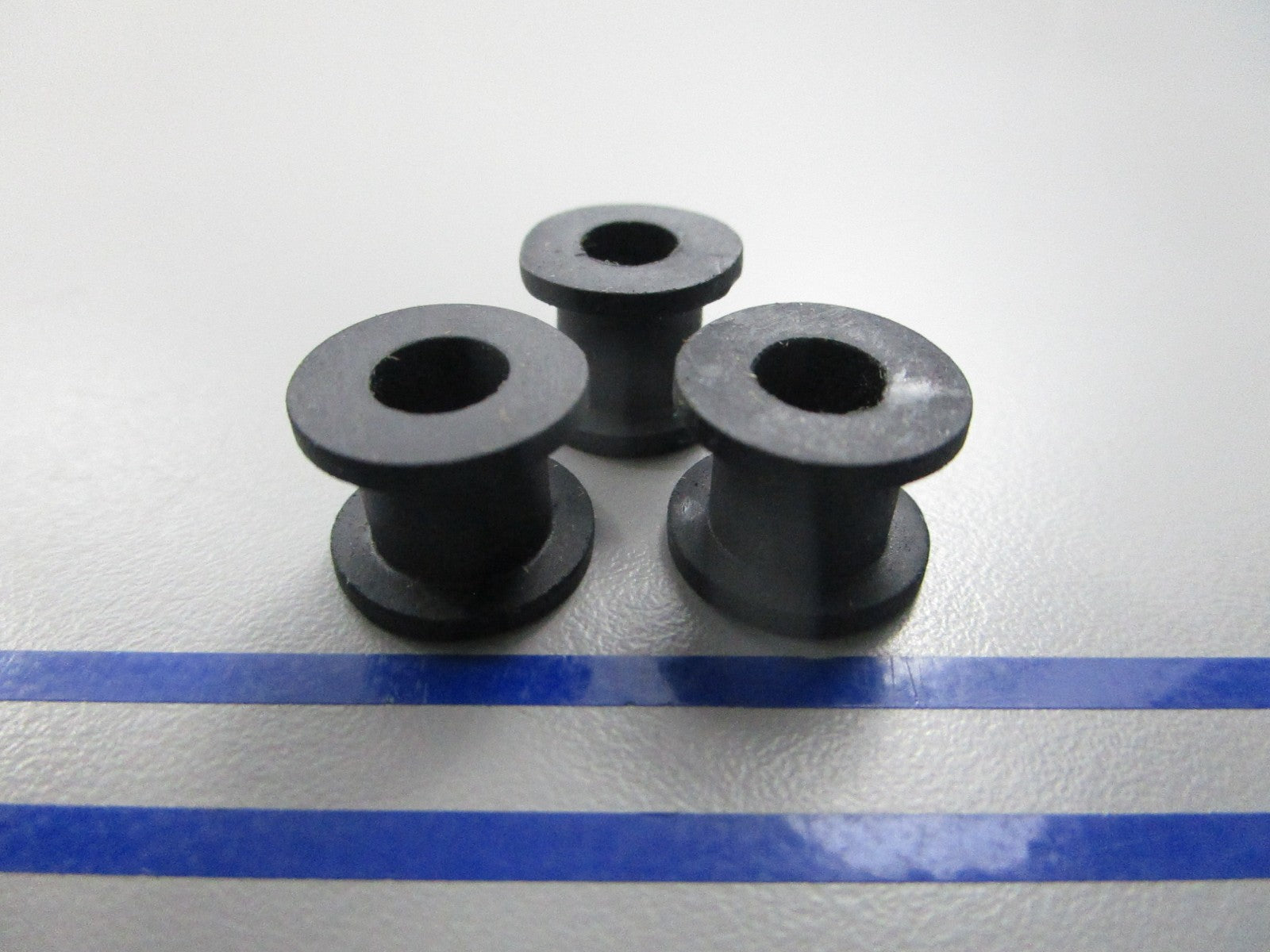 NEW OEM (LOT OF 3) 25-F475504 Mercury Quicksilver Grommet 0810