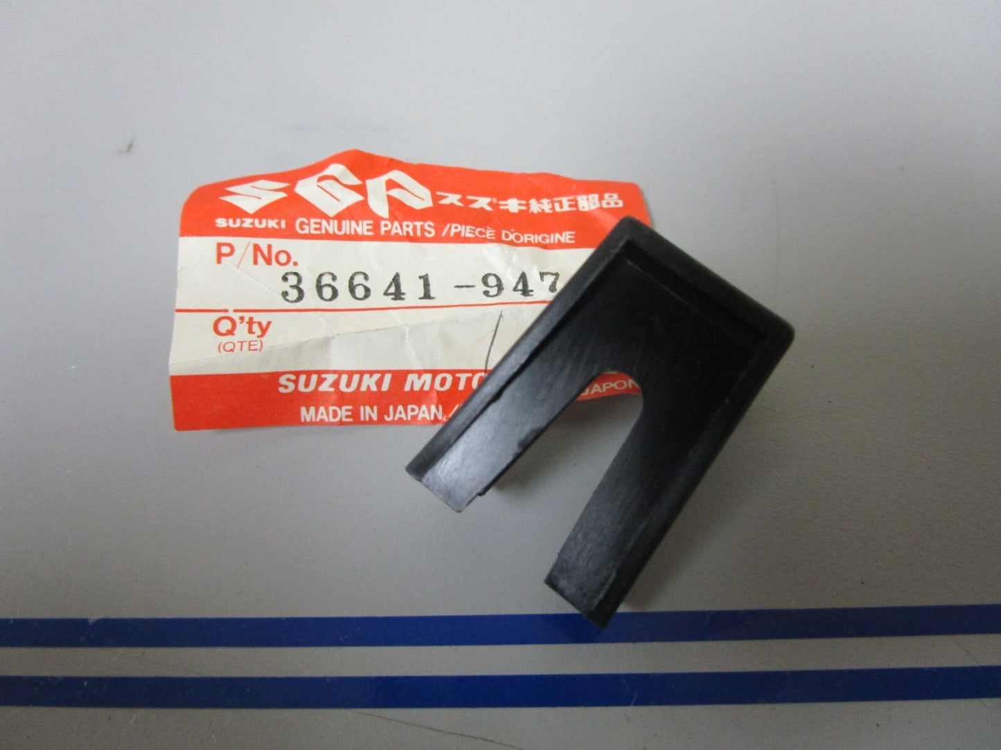 *NEW OEM* 0810 Suzuki Relay Harness Stopper 36641-94710