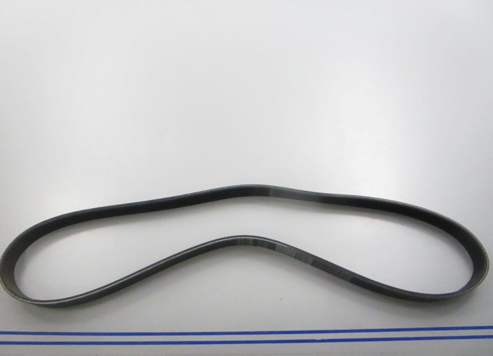 NEW K060420 Gates Micro-V Serpentine Belt 0810