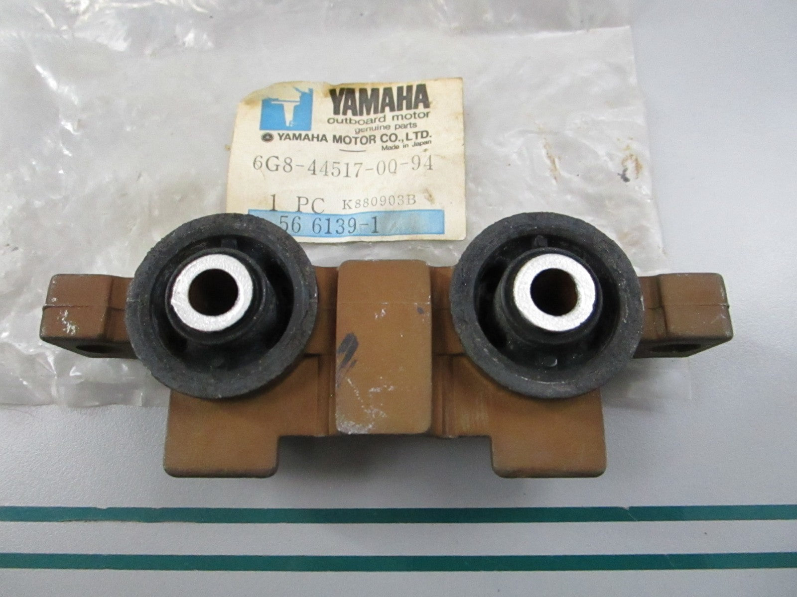 NEW OEM 6G8-44517-00-94 Yamaha Upper Rubber Mount 0810
