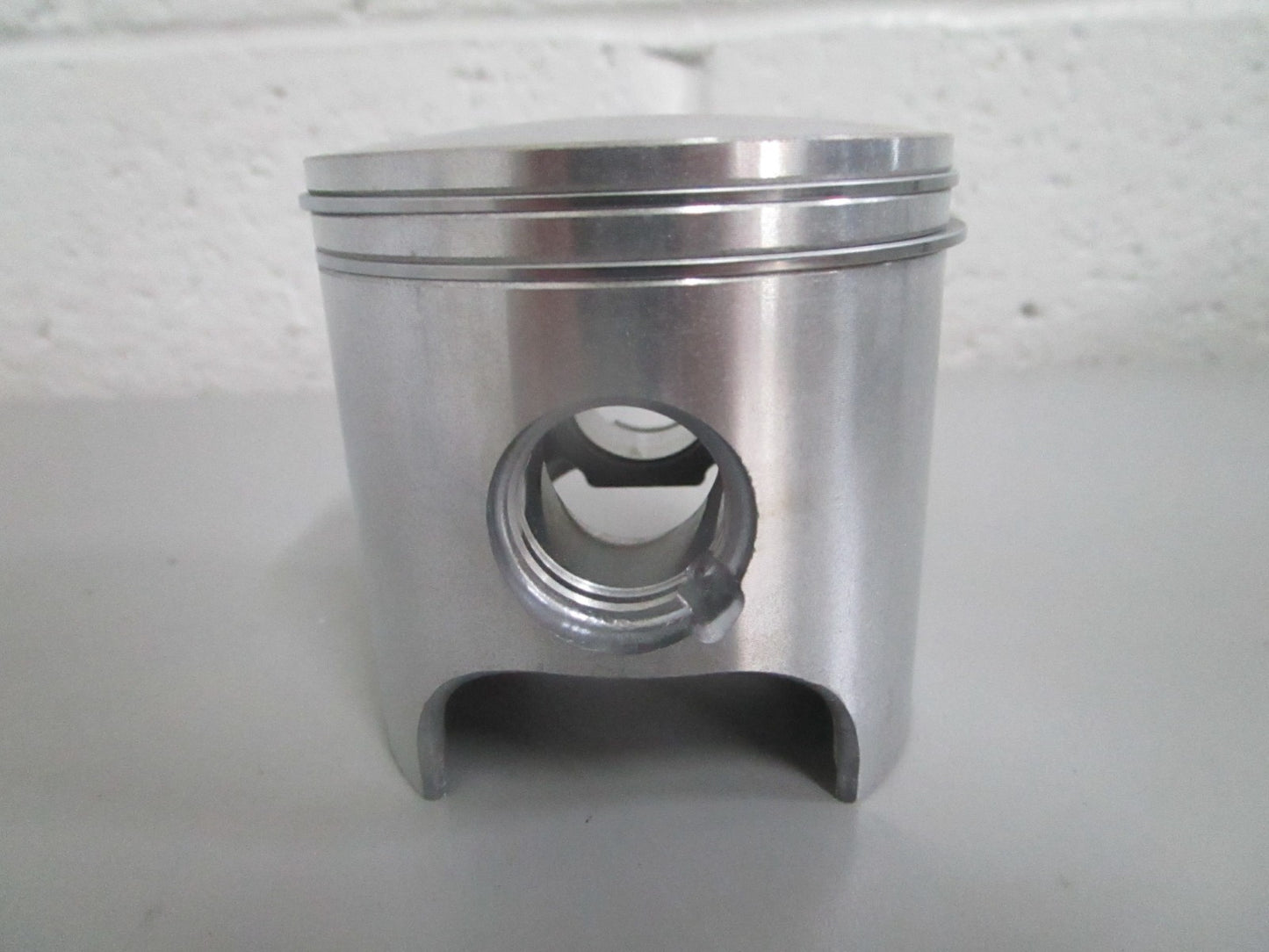 Polaris NEW OEM Piston 2201396 NOS Genuine Factory Snowmobile Engine Part 0820