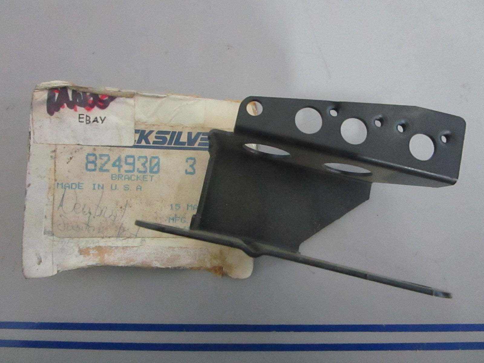 NEW OEM 824930 3 Mercury Quicksilver Bracket 0820