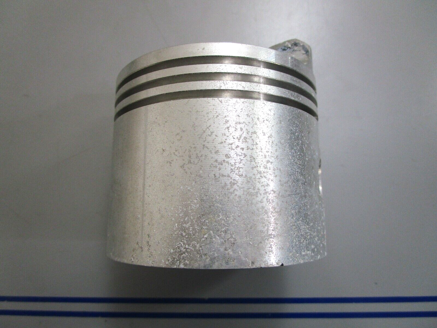 *NEW OEM* 0820 OMC Johnson Evinrude .040 Piston 378108 0378108 307075