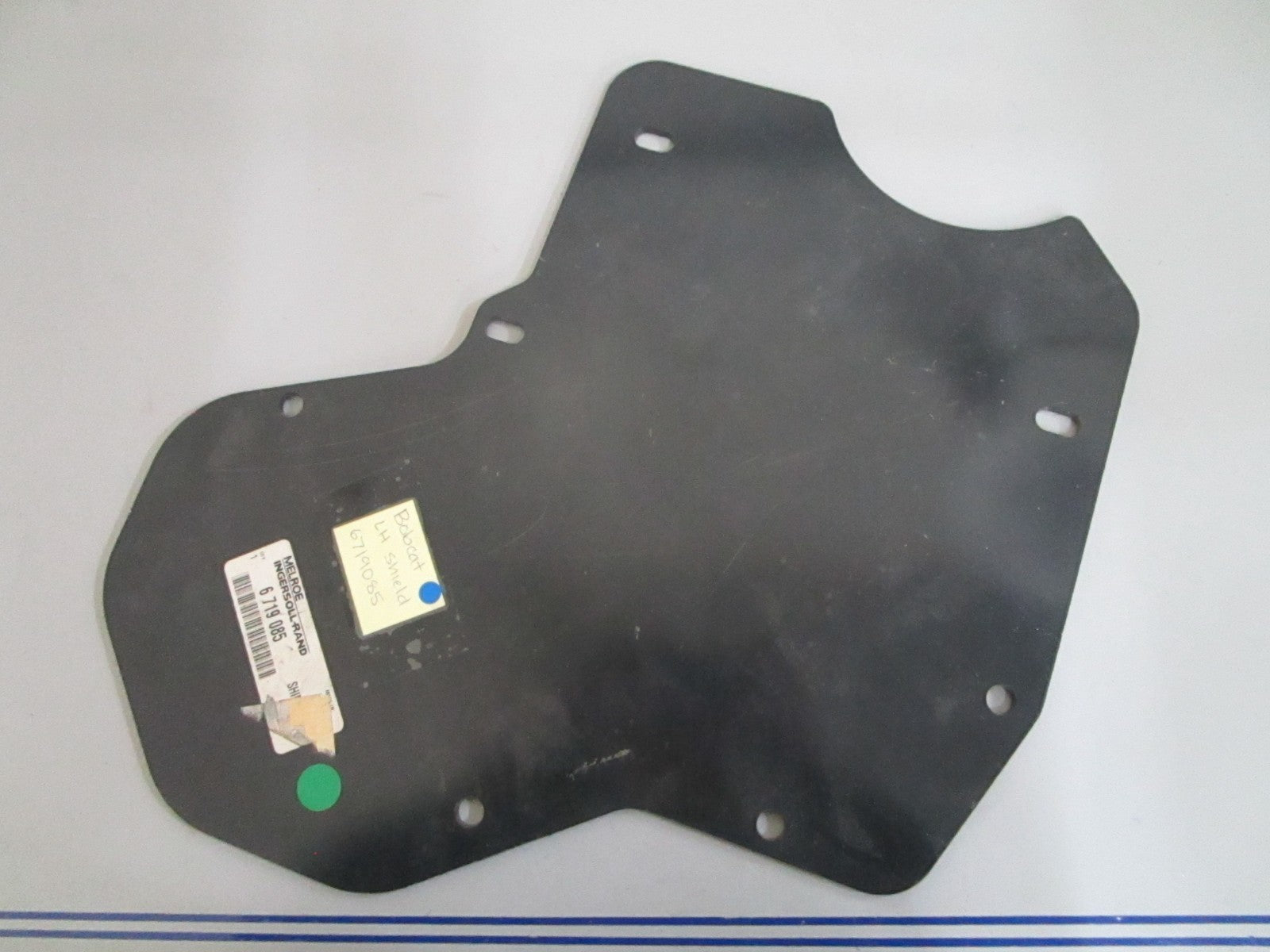 *NEW OEM* 0820 Bobcat LH Shield 6719085