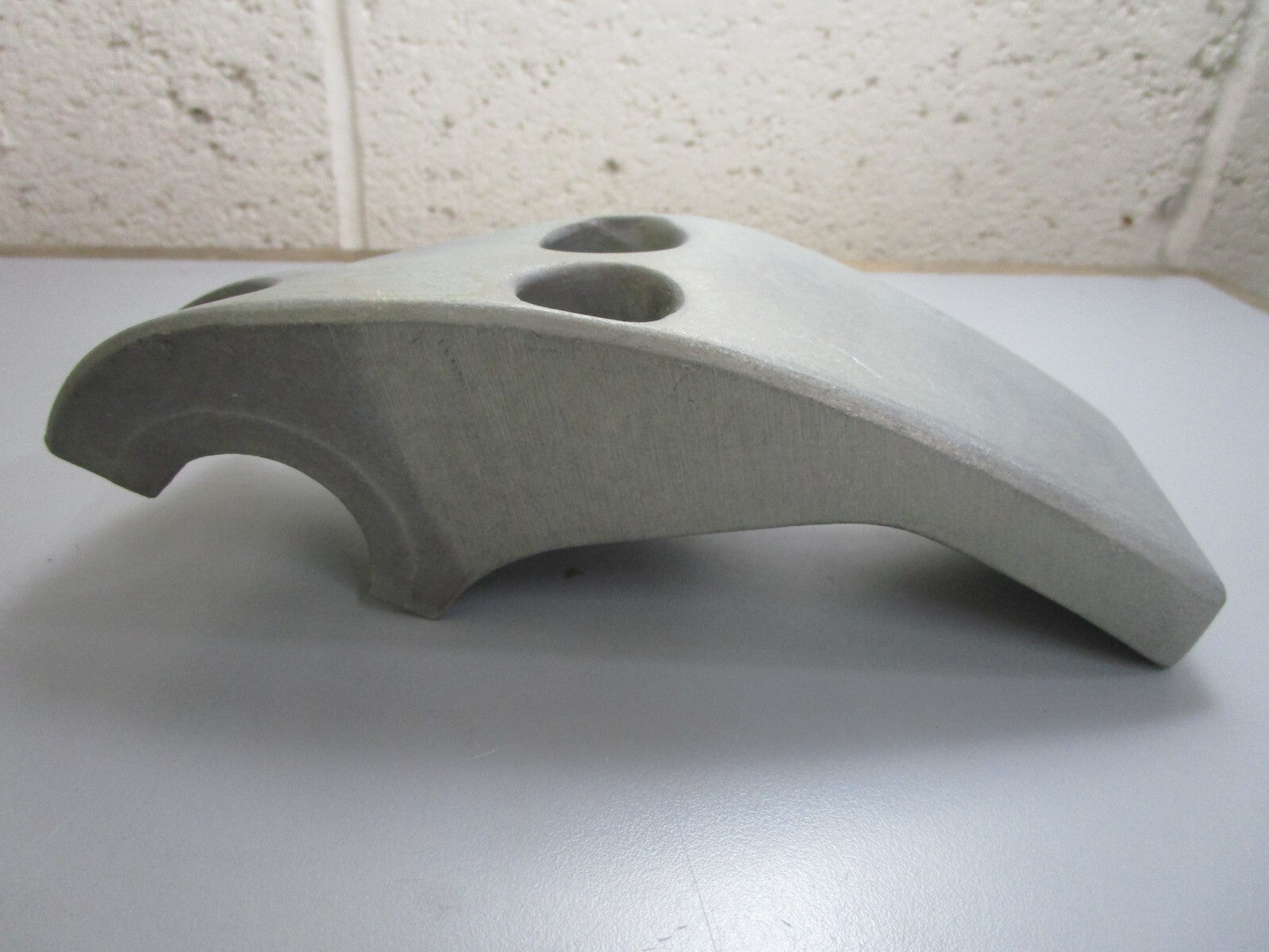 *NEW OEM* 0820 OMC Johnson Evinrude Lower Mount Bracket 332419 0332419