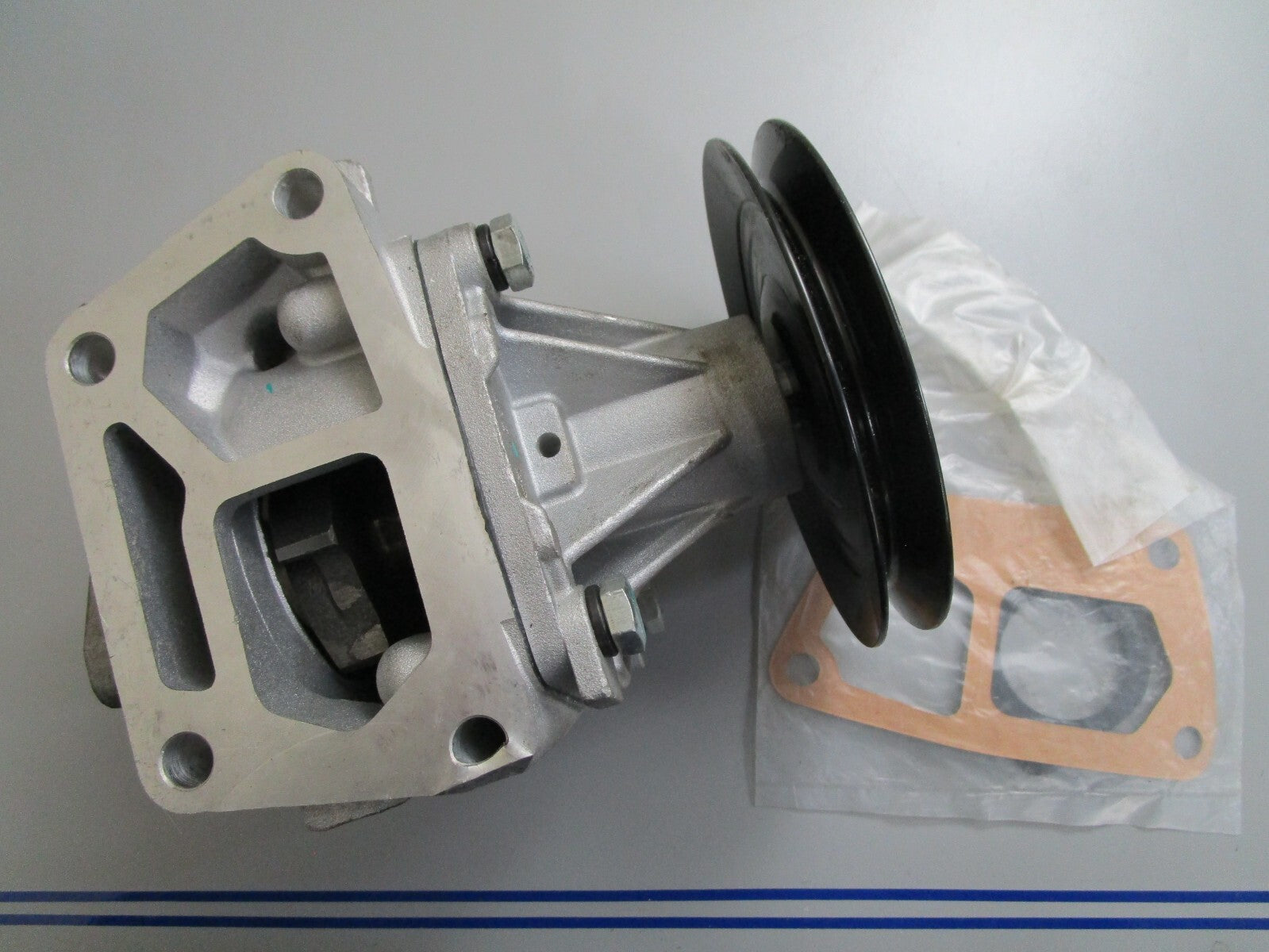 *NEW* 0820 Beck/Arnley Water Pump Ay 131-2347