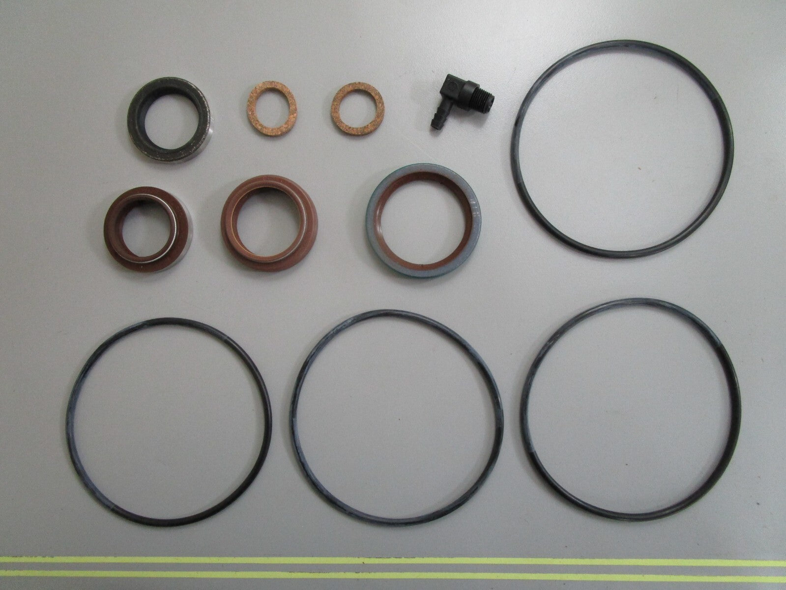 *NEW OEM* 0820 OMC Johnson Evinrude Powerhead Gasket Set 439085 0439085