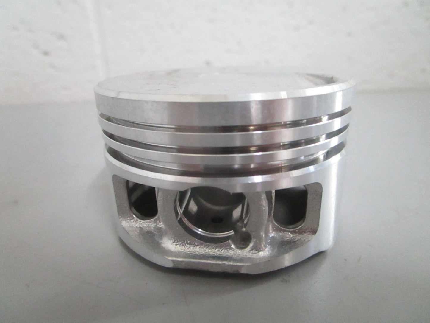 *NEW OEM* 0820 Yamaha Piston 65W-11635-00-00