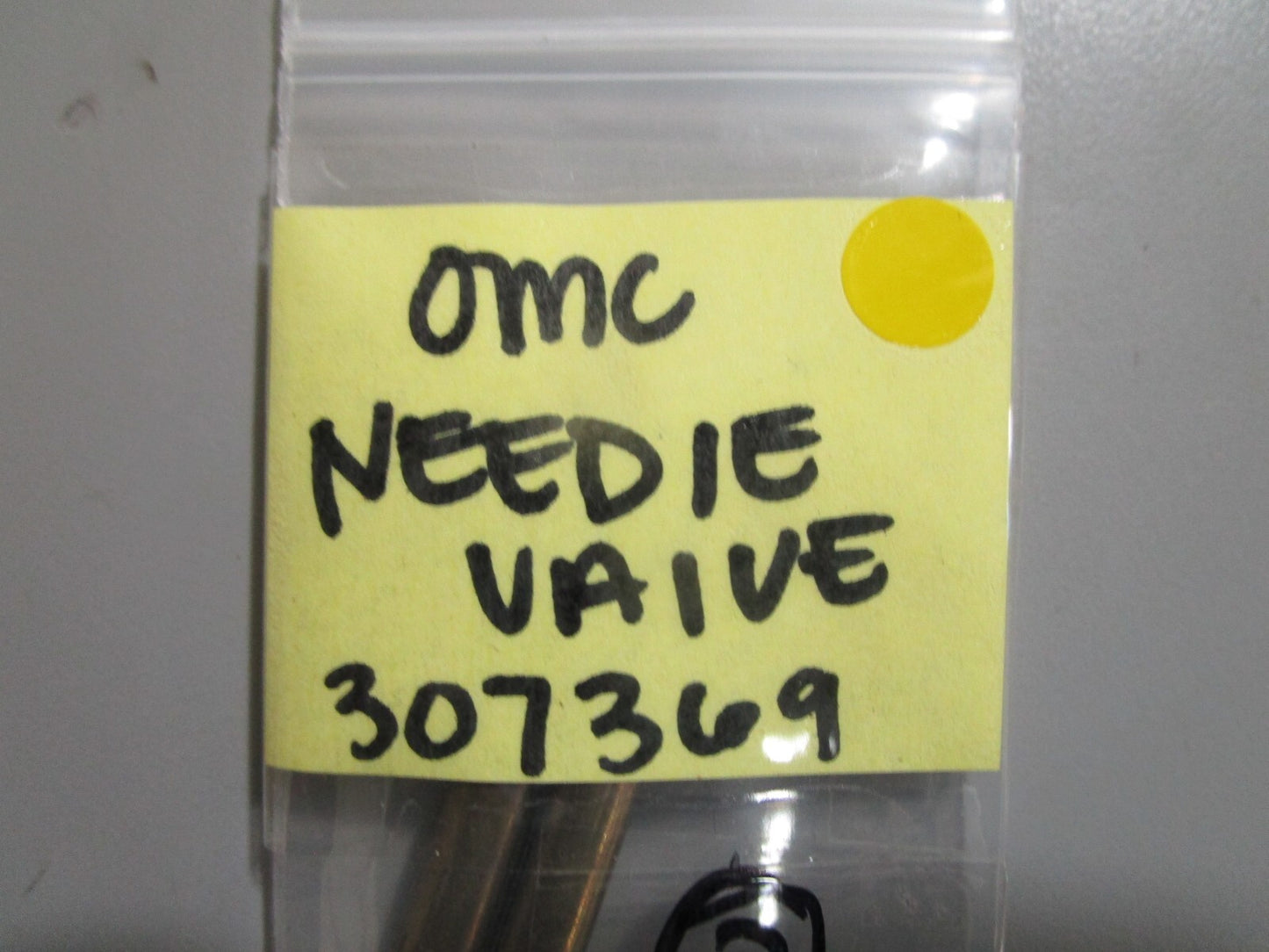 *NEW OEM* 0810 OMC Johnson Evinrude Needle Valve 307369 0307369