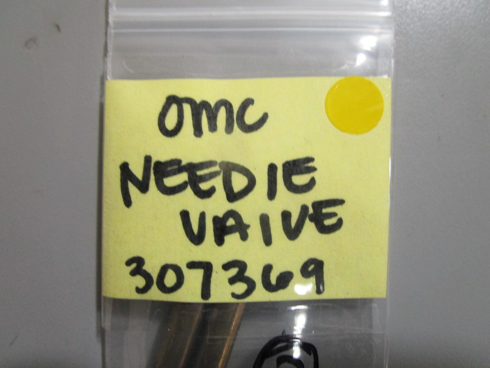 *NEW OEM* 0810 OMC Johnson Evinrude Needle Valve 307369 0307369