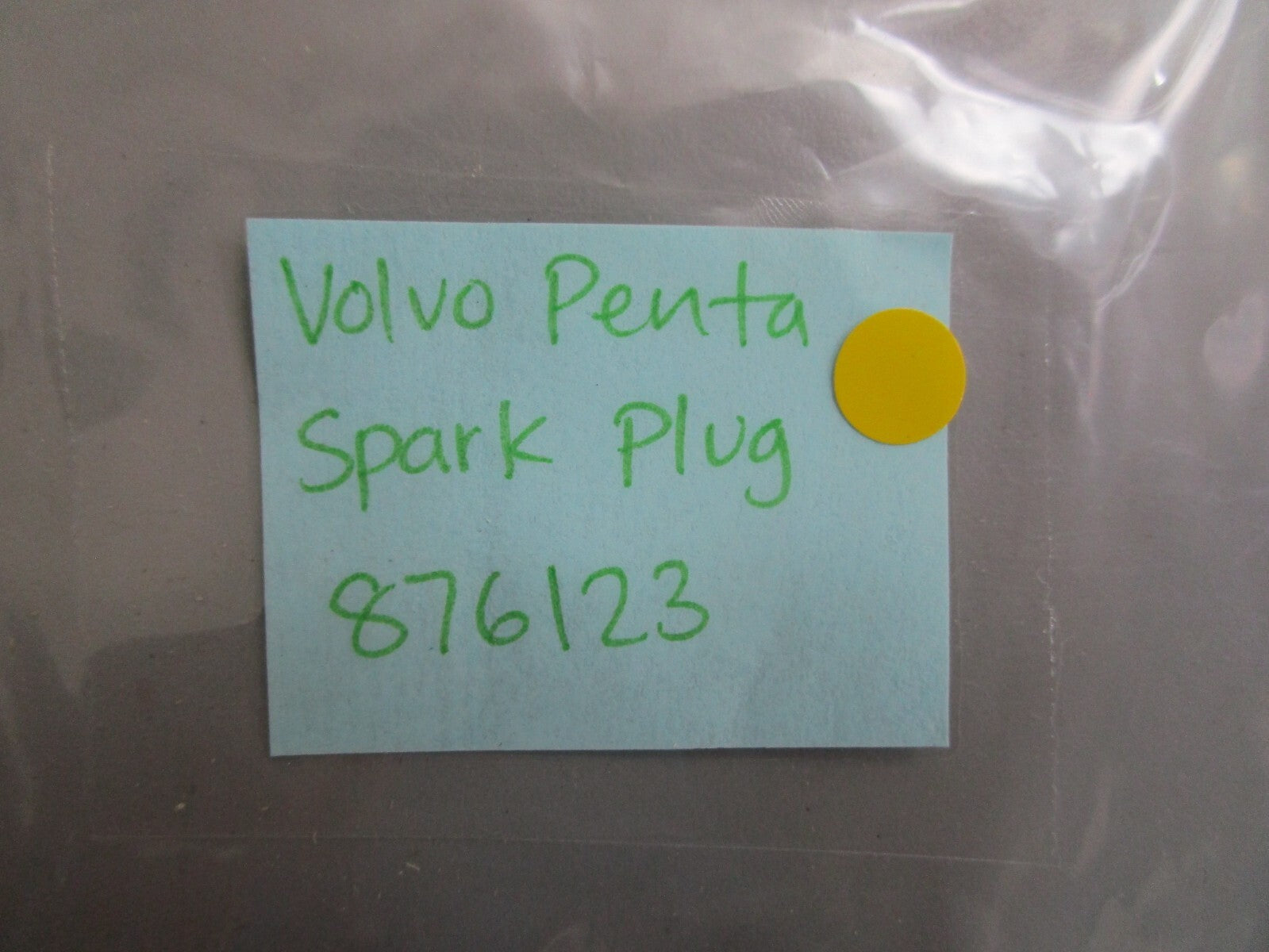 *NEW OEM* (LOT OF 4) 0810 Volvo Penta Spark Plug 876123