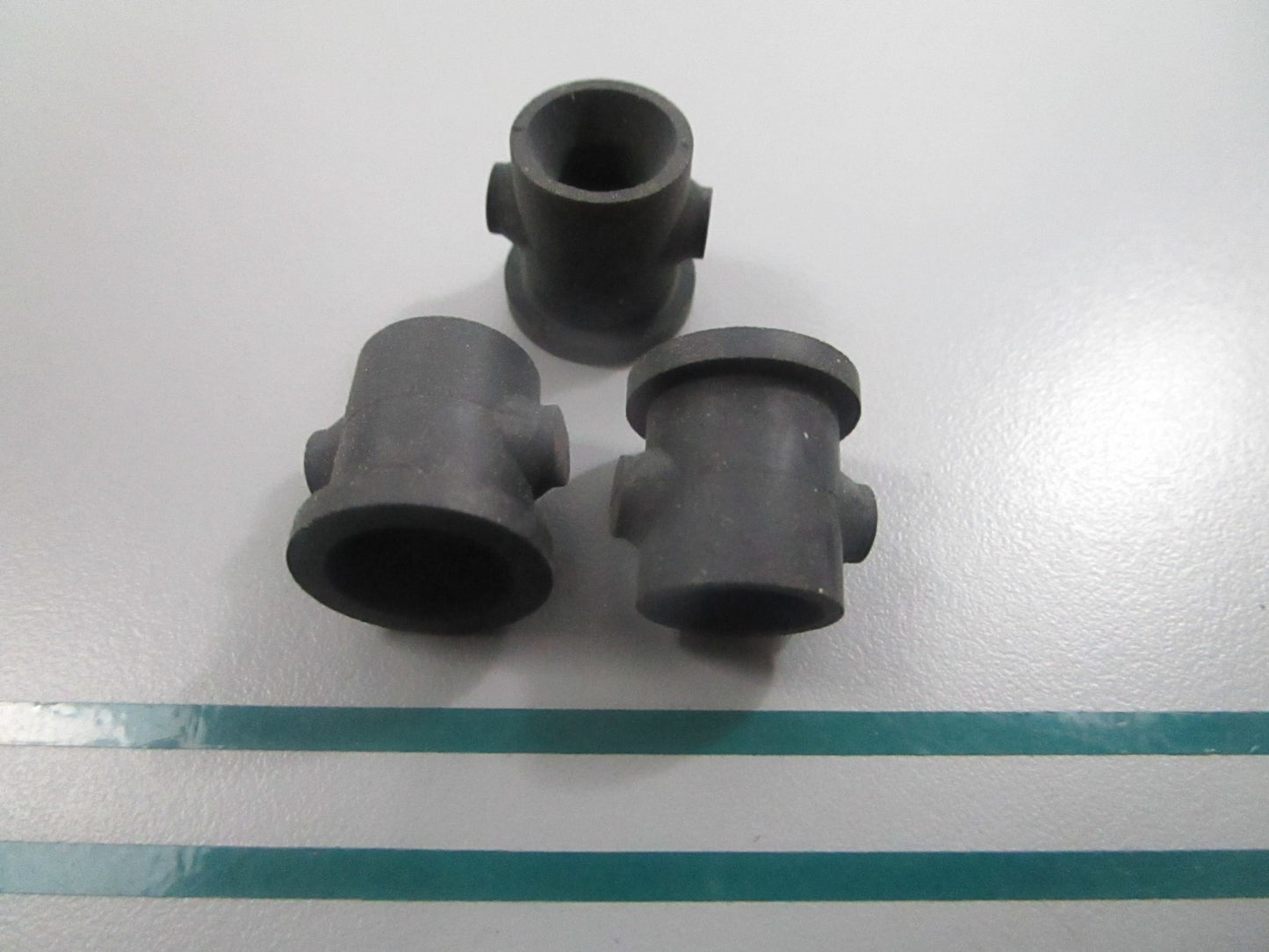NEW OEM (LOT OF 3) 302497 0302497 OMC Johnson Evinrude Grommet 0810