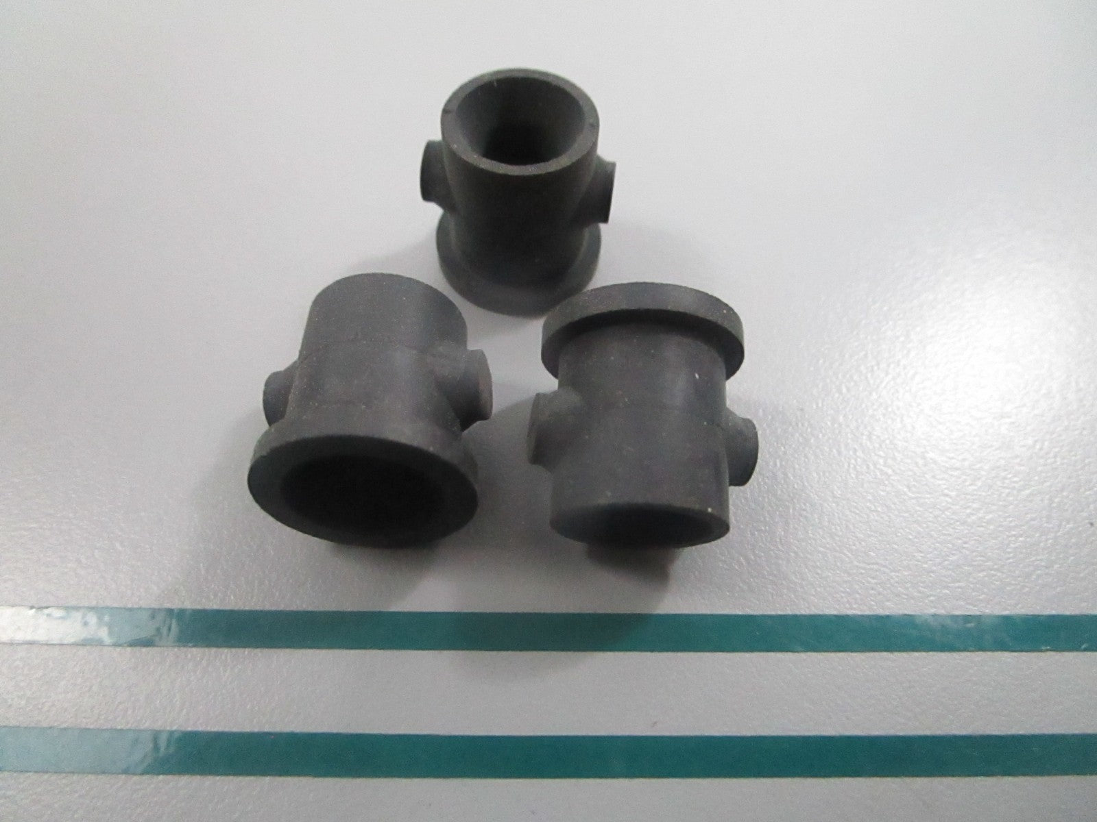 NEW OEM (LOT OF 3) 302497 0302497 OMC Johnson Evinrude Grommet 0810