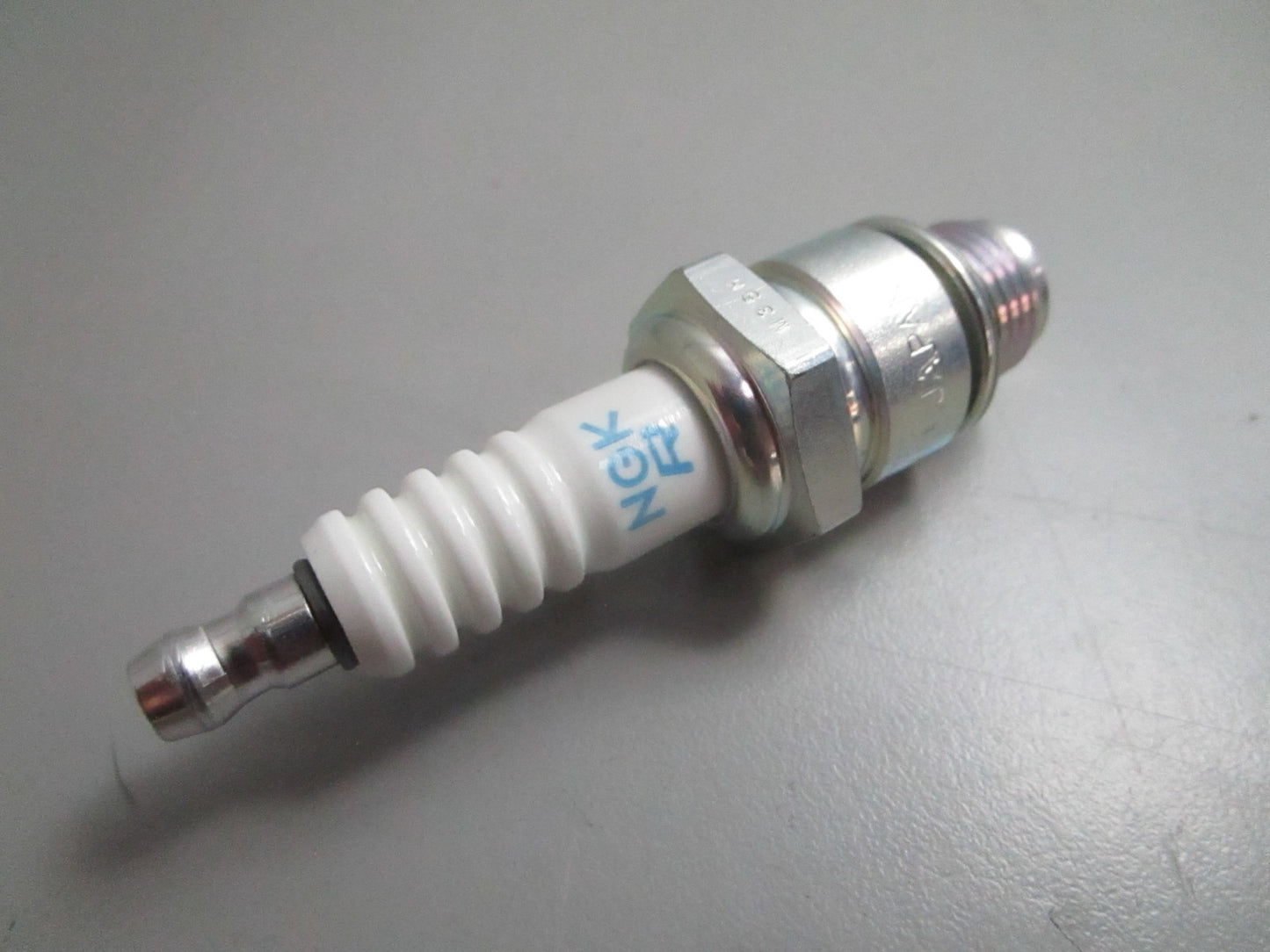*NEW* (LOT OF 10) 0820 NGK Spark Plug BR8HS