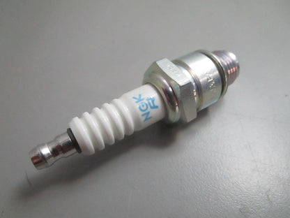 *NEW* (LOT OF 10) 0820 NGK Spark Plug BR8HS