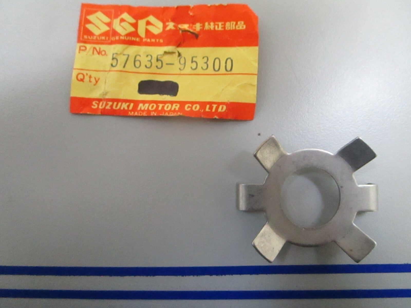 *NEW OEM* 0810 Suzuki Propeller Nut Washer 57635-95300