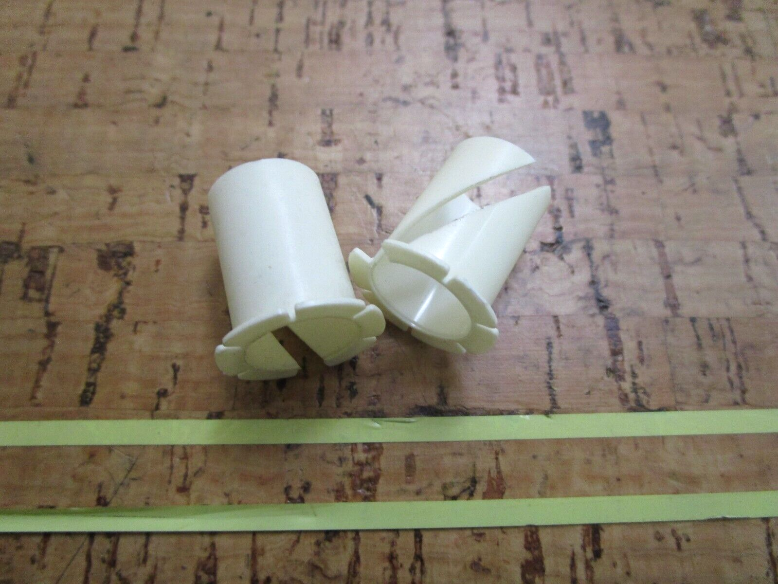 *NEW OEM* (LOT OF 2) 0810 OMC Johnson Evinrude Bushing 320805 0320805