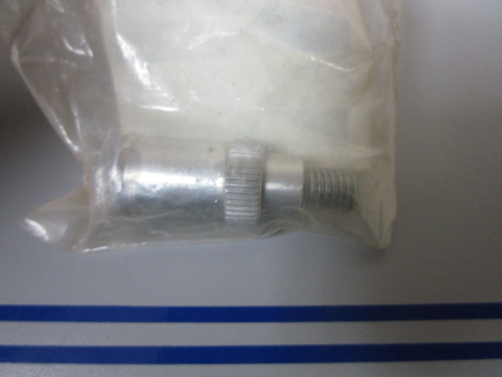 *NEW OEM* 0810 Mercury Quicksilver Plug 22-80218M