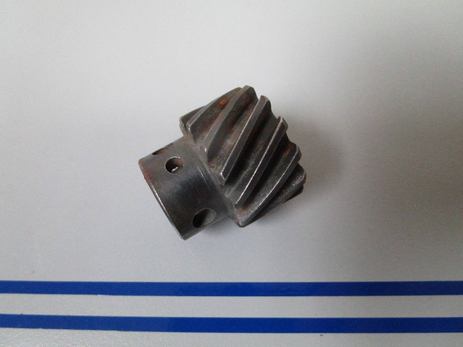 NEW OEM 311703 0311703 OMC Johnson Evinrude Drive Gear 0720