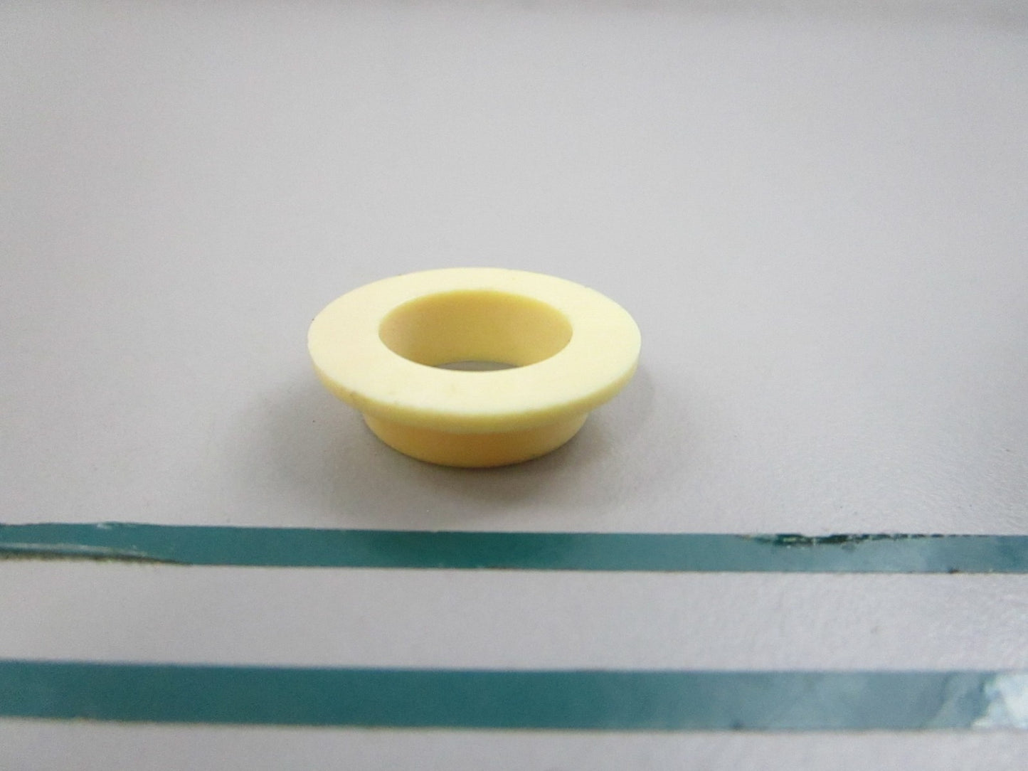 NEW OEM M129855 John Deere Shoulder Washer 0810