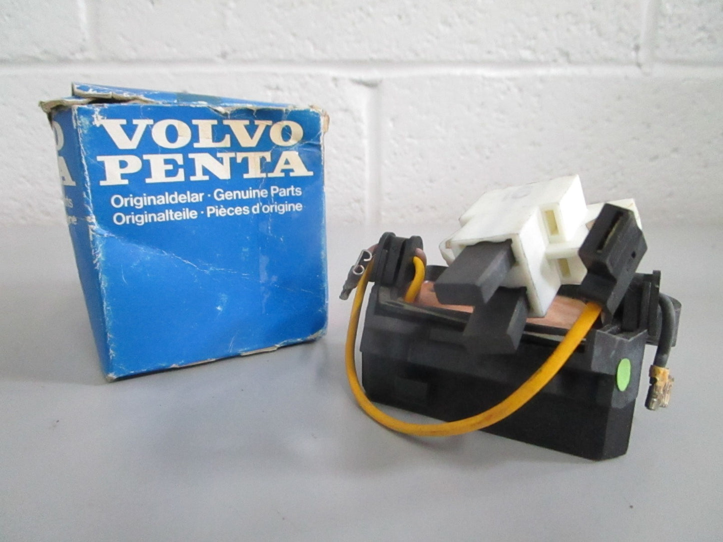 NEW OEM 858840 Volvo Penta Regulator 0820