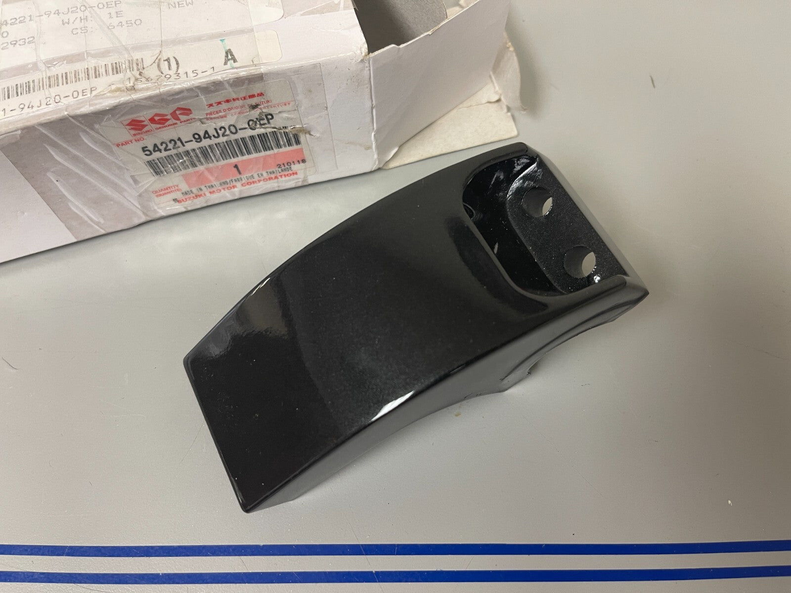 *NEW OEM* 0810 Suzuki Lower Mount Port Cover 54221-94J20-0EP
