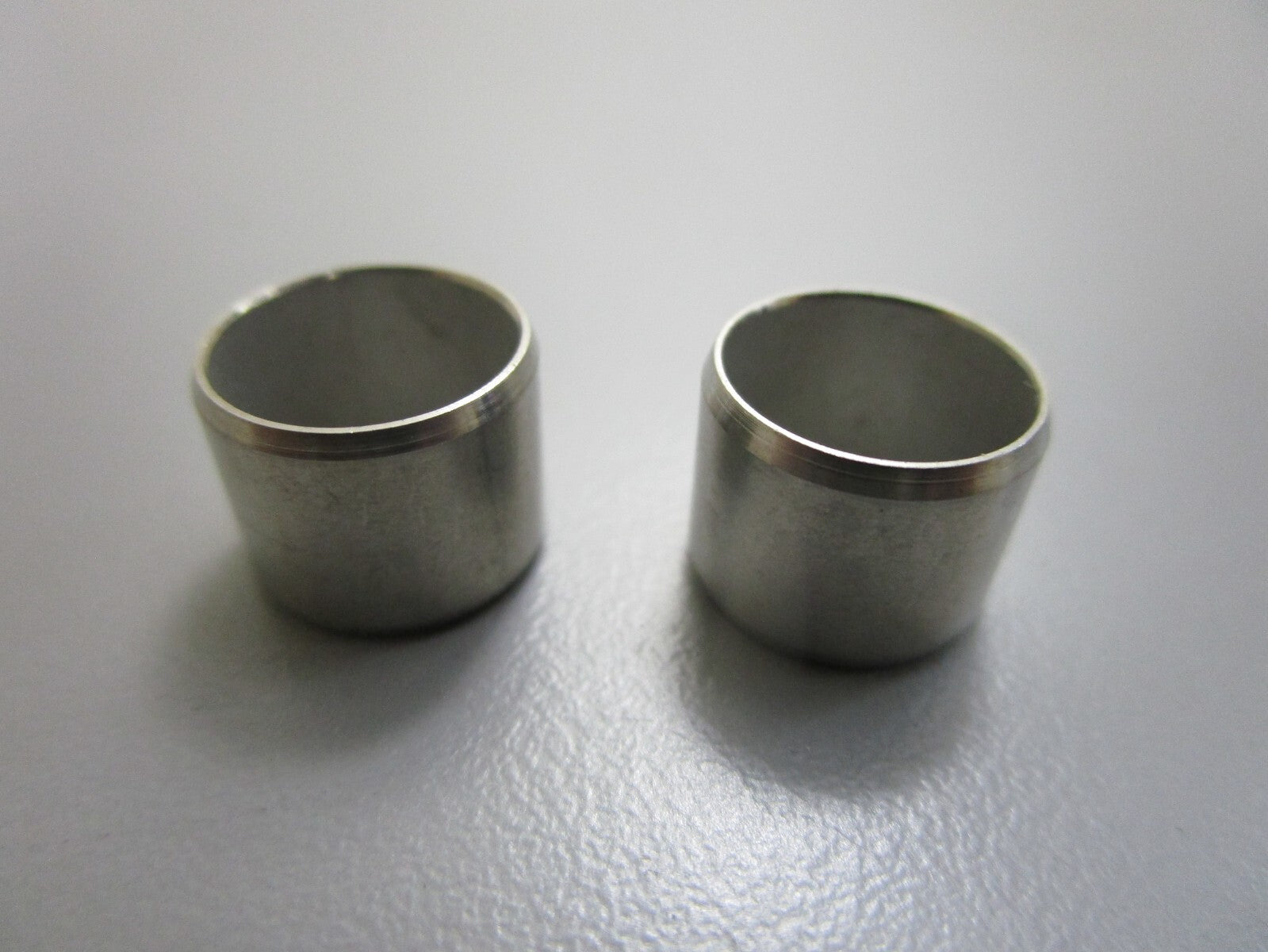 *NEW OEM* (LOT OF 2) 0810 OMC Johnson Evinrude Sleeve Pin 350943 0350943