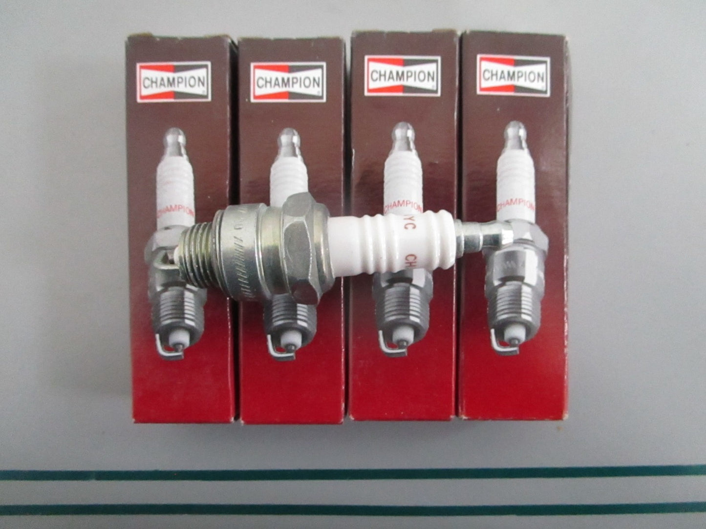 NEW OEM (LOT OF 4) RJ14YC Champion Spark Plug 0820