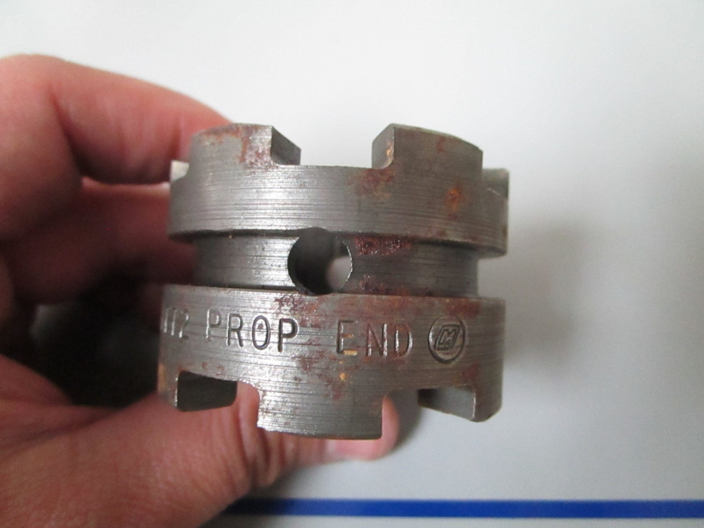NEW OEM 337772 0337772 OMC Johnson Evinrude Clutch Dog 0720