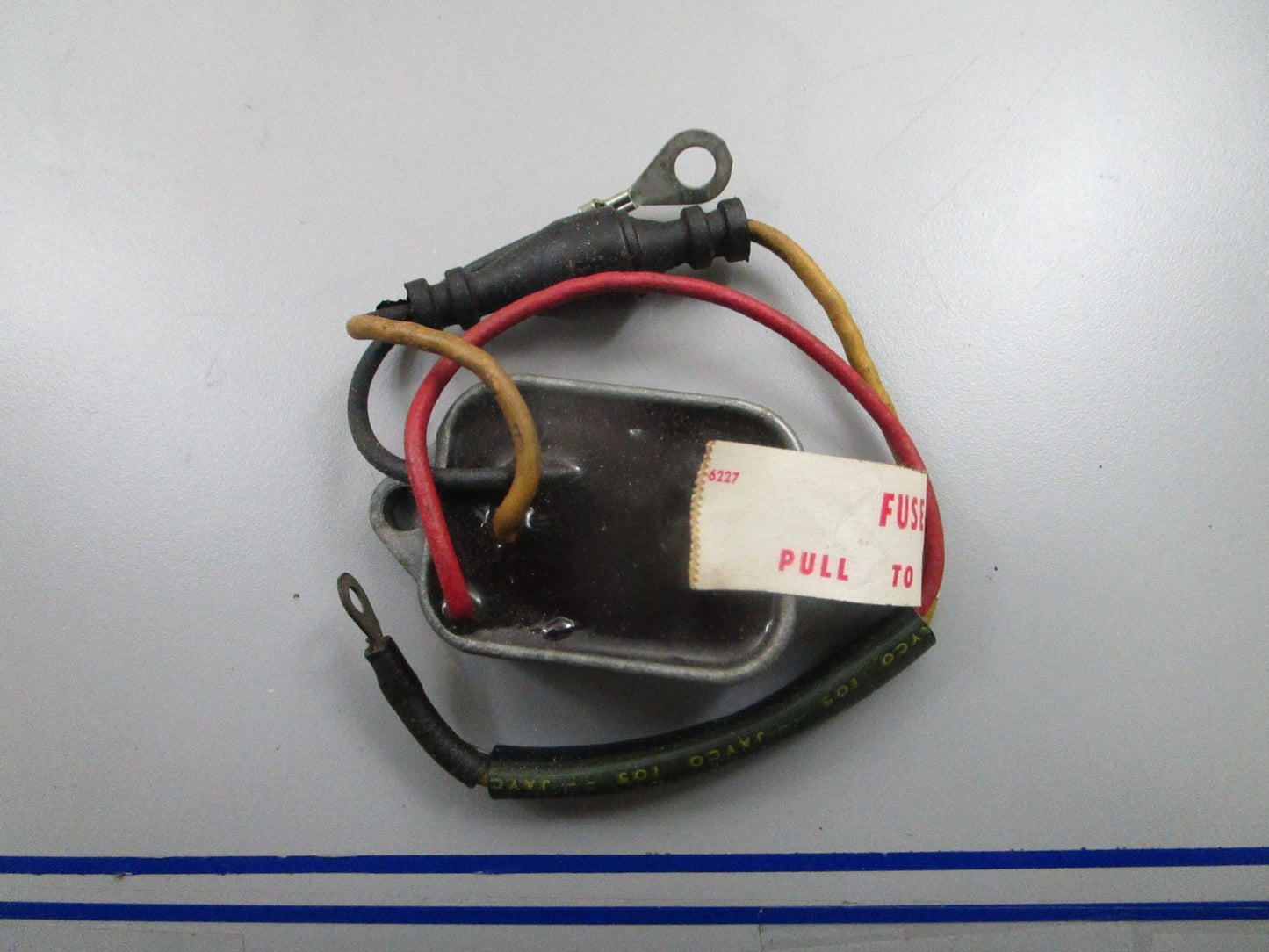 *NEW OEM* 0810 OMC Johnson Evinrude Regulator 580913 0580913