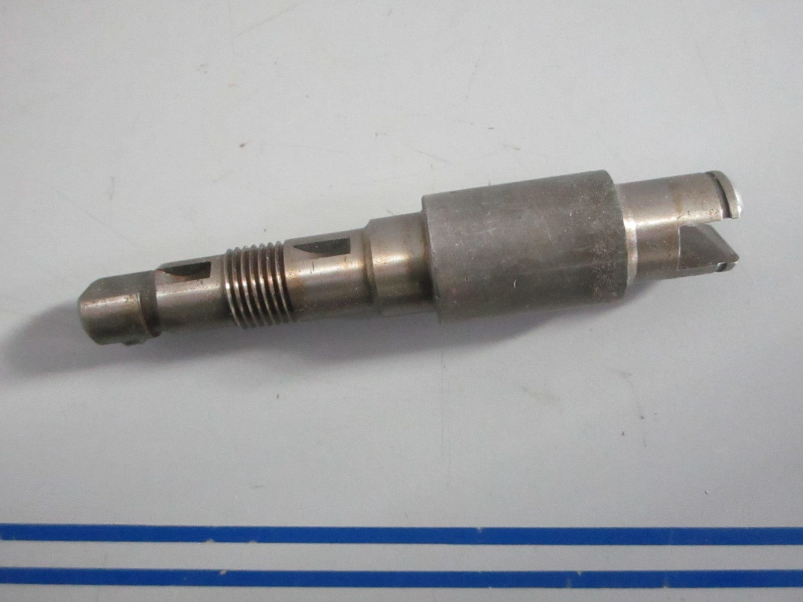 NEW OEM 580417 0580417 OMC Johnson Evinrude Shaft & Ball 0820