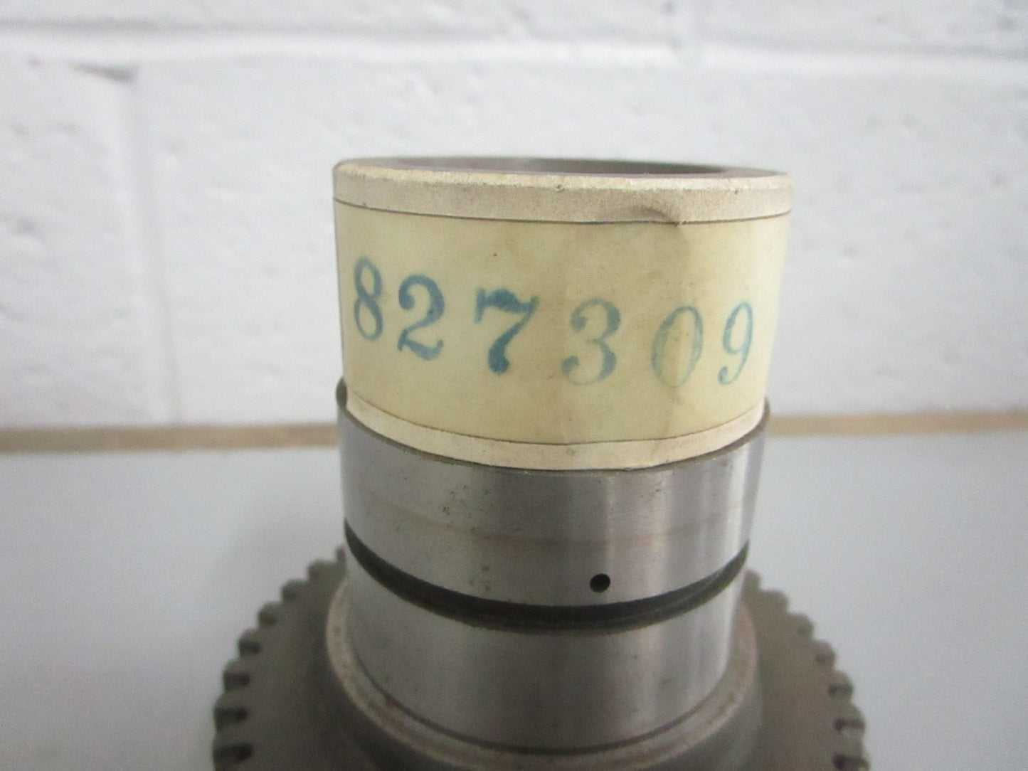 NEW OEM 854211 827309 Volvo Penta Gear 0820