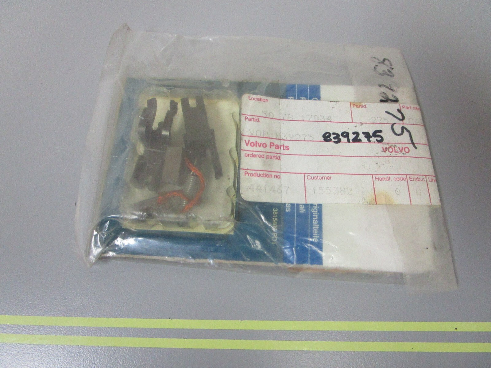 *NEW OEM* 0810 Volvo Penta Brush Kit 839275