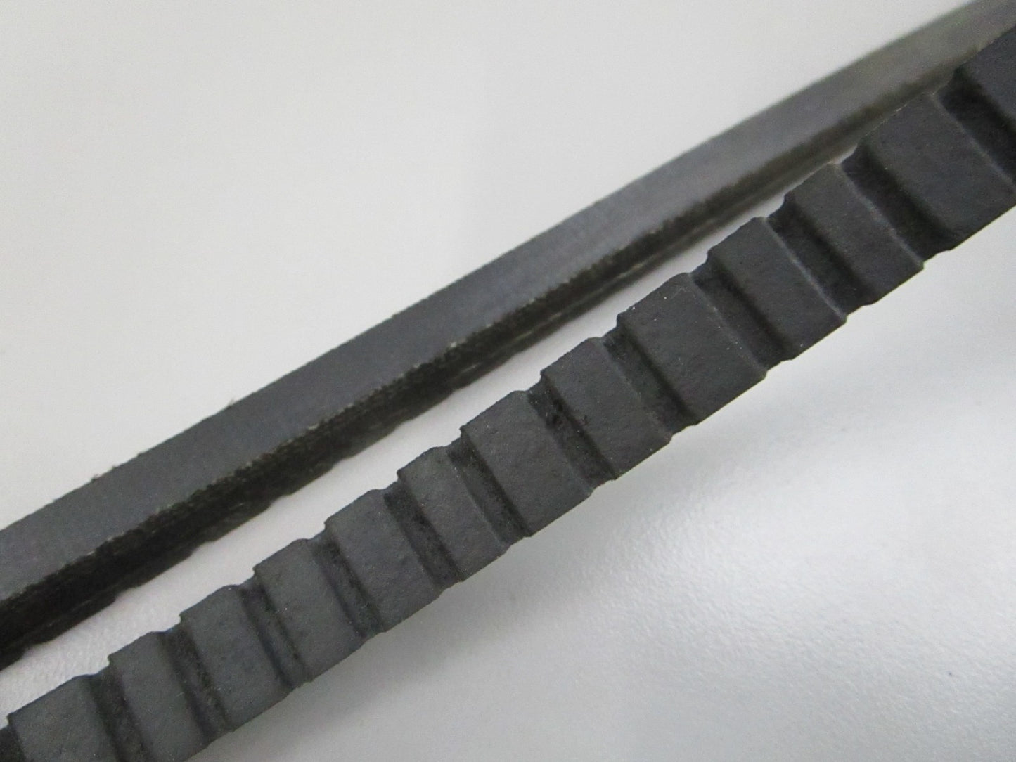 NEW 15475 Dayco Serpentine Belt 0810