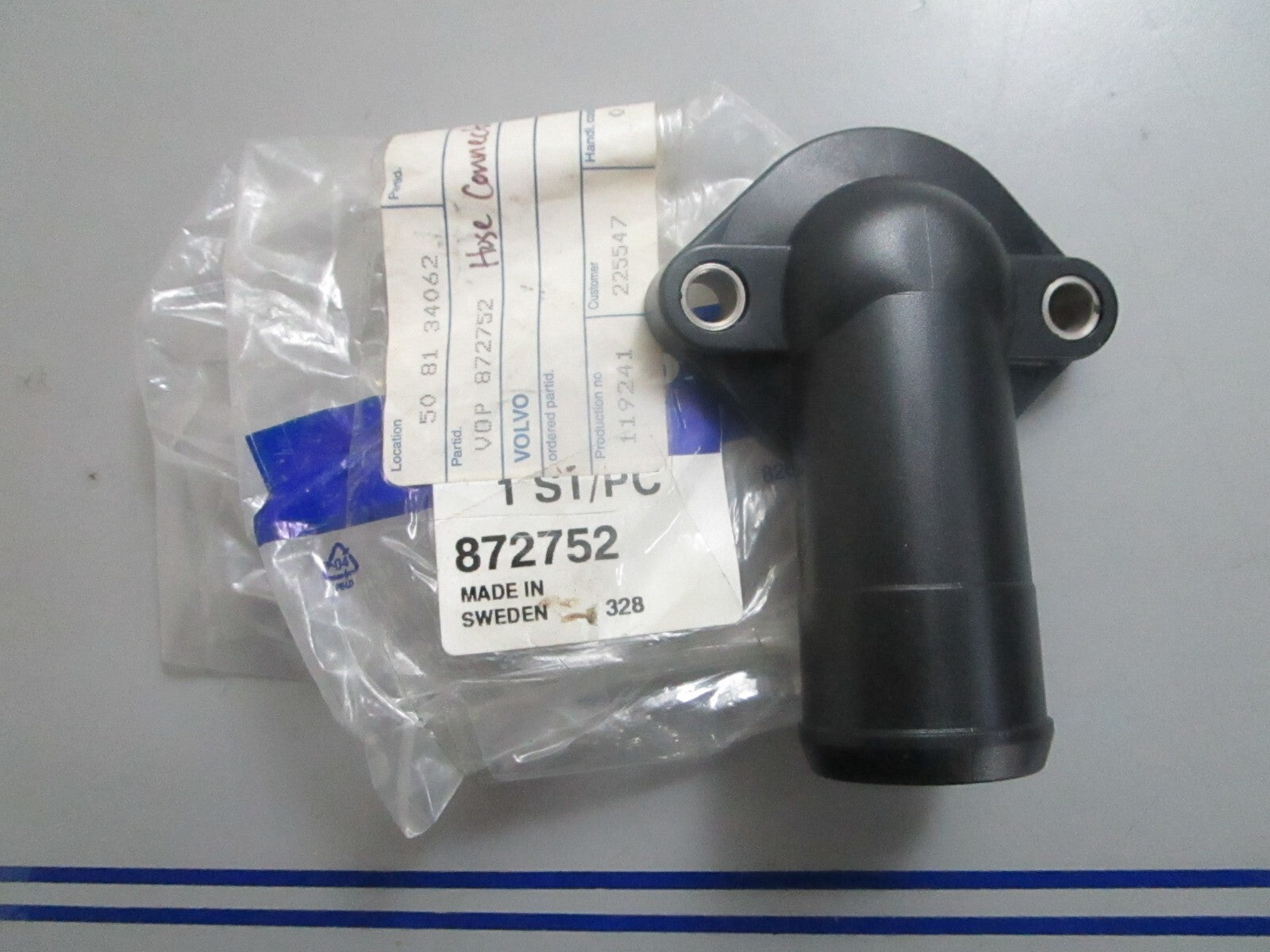 *NEW OEM* 0820 Volvo Penta Water Hose Connector 872752