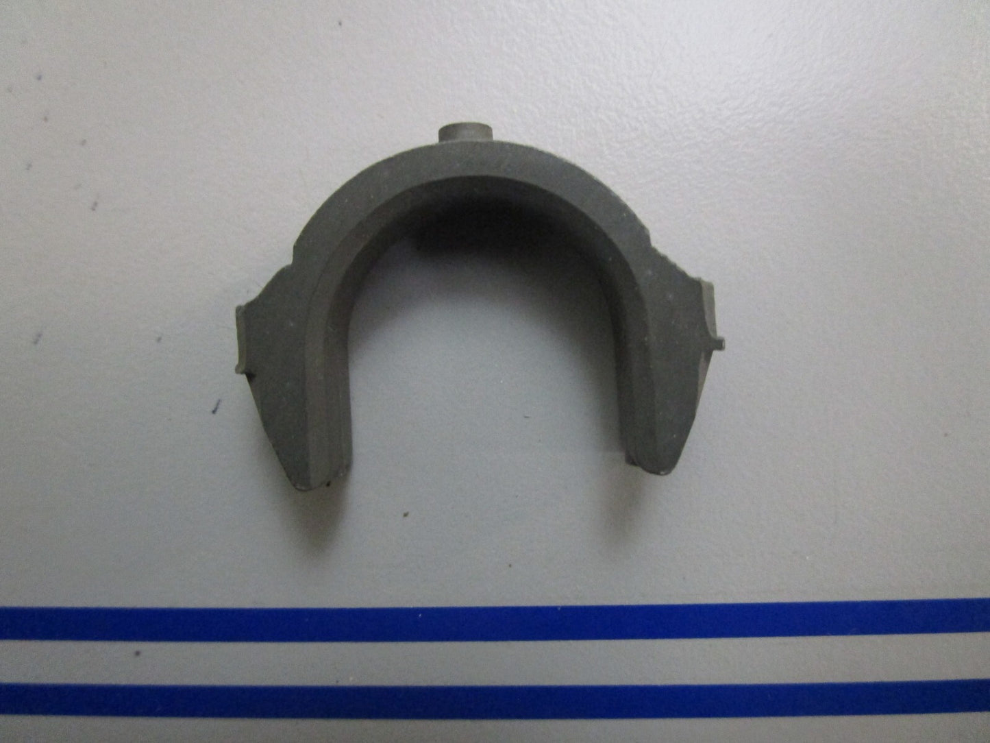 *NEW OEM* 0820 OMC Johnson Evinrude Cradle 303381 0303381