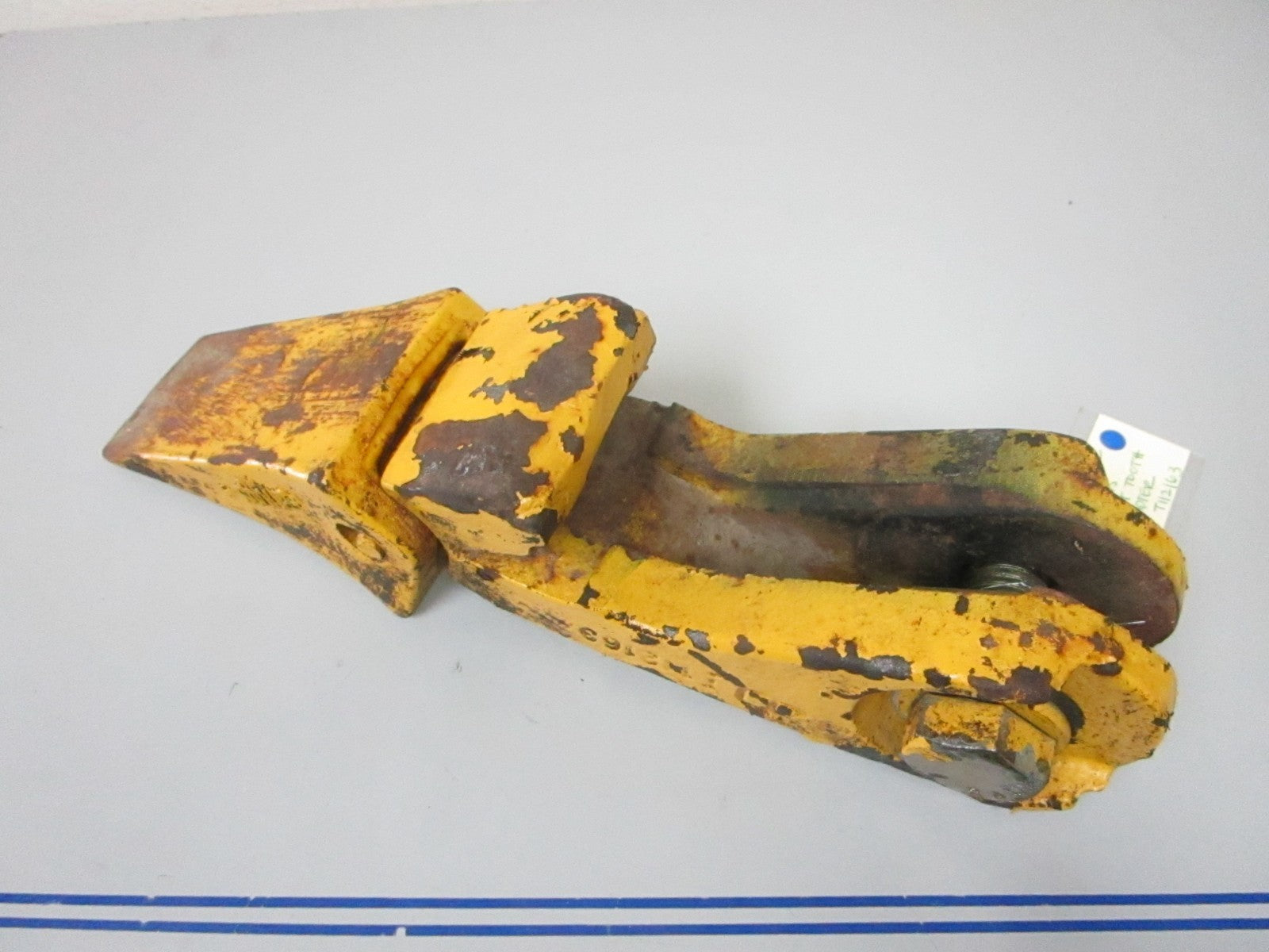 *NEW OEM* 0820 John Deere Fanggs Bucket Tooth & Adapter TF10L T112163