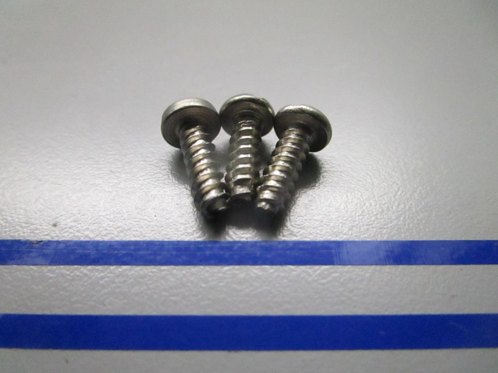 *NEW OEM* (LOT OF 3) 0720 OMC Johnson Evinrude Screw 330121 0330121