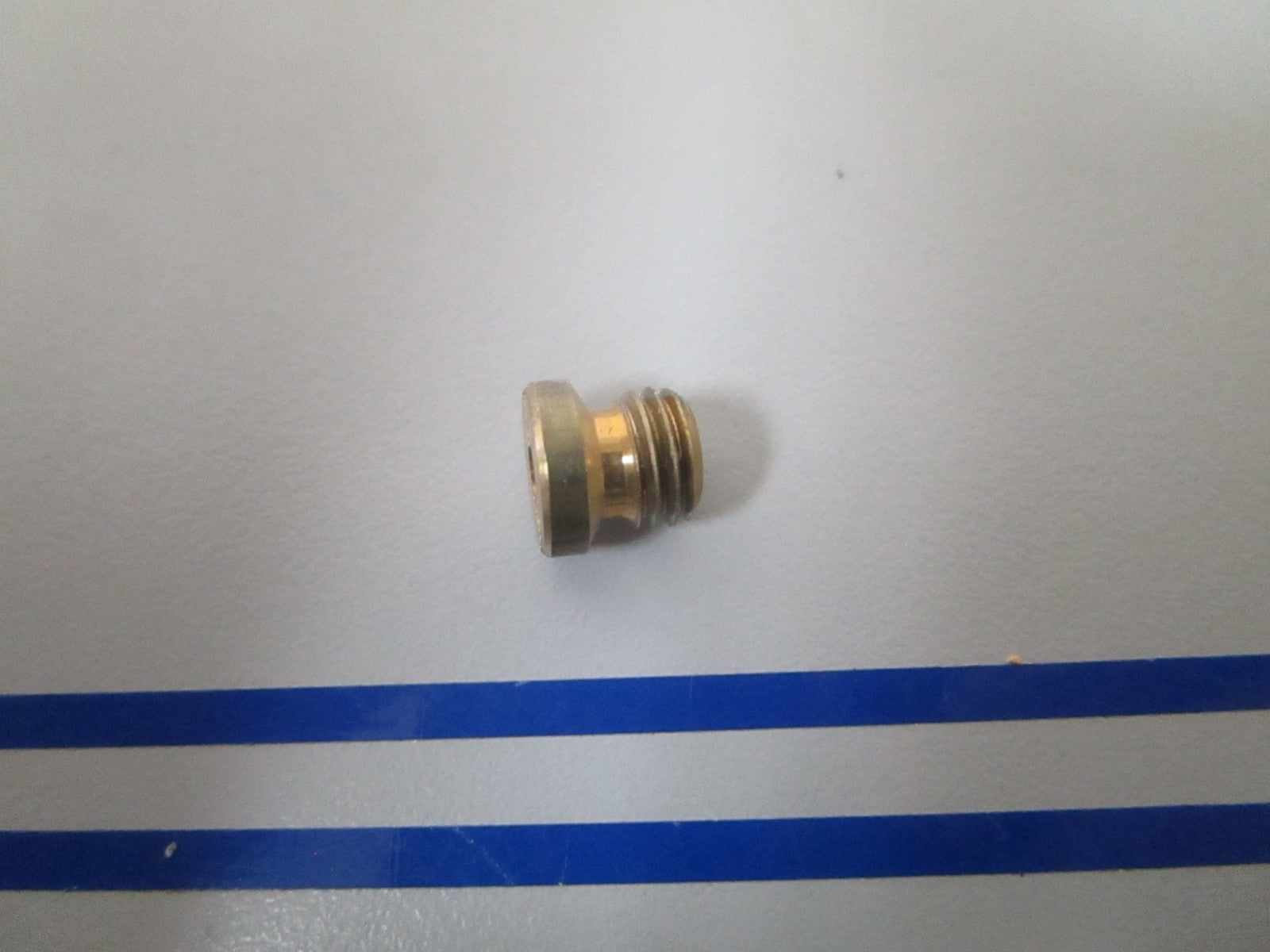 NEW OEM 328533 0328533 OMC Johnson Evinrude Orifice Plug 0810