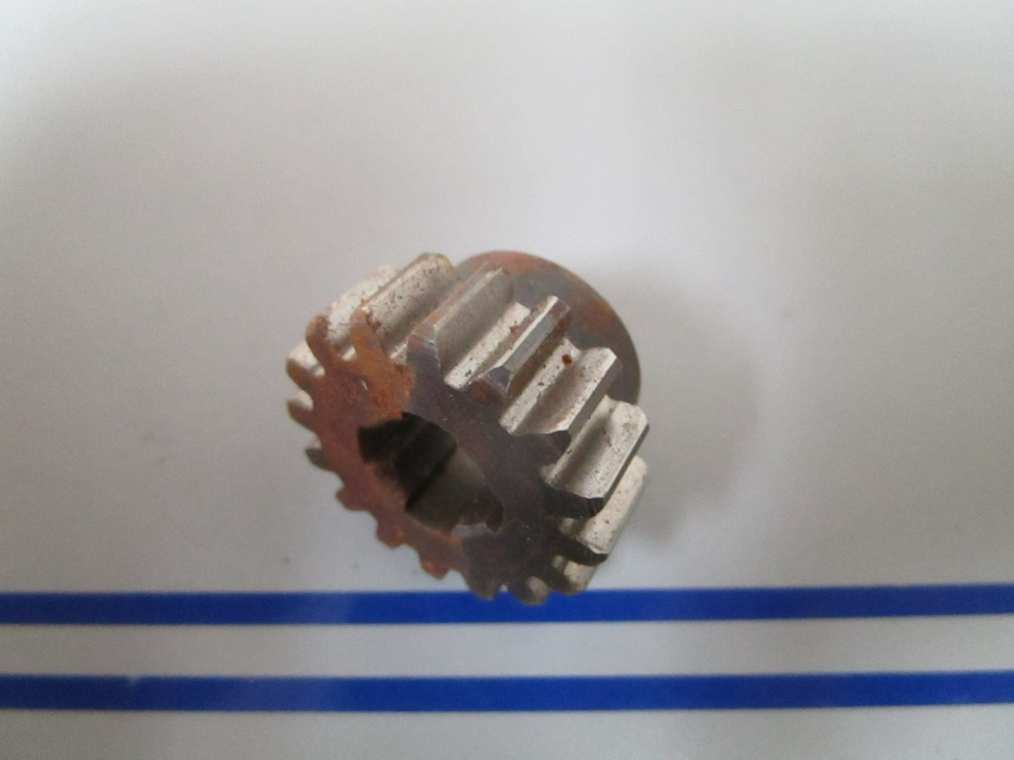 NEW OEM 313235 0313235 OMC Johnson Evinrude Gear 0810