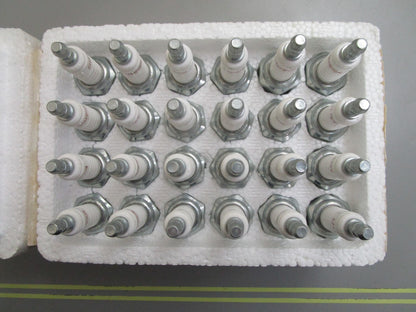 *NEW* (LOT OF 24) 0820 Champion Spark Plug L76V 827
