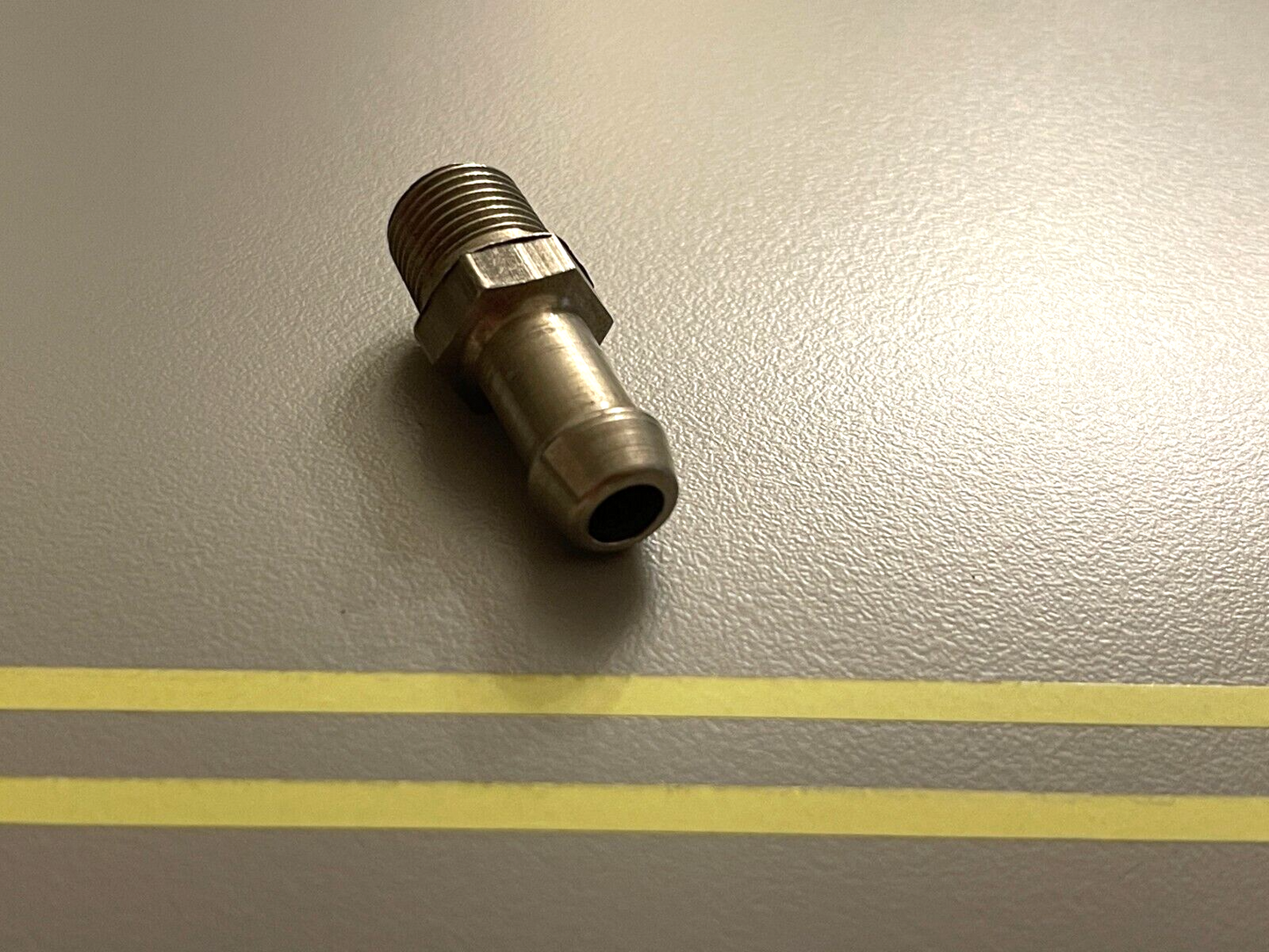 *NEW OEM* 0750 OMC Johnson Evinrude FITTING 395700 0395700
